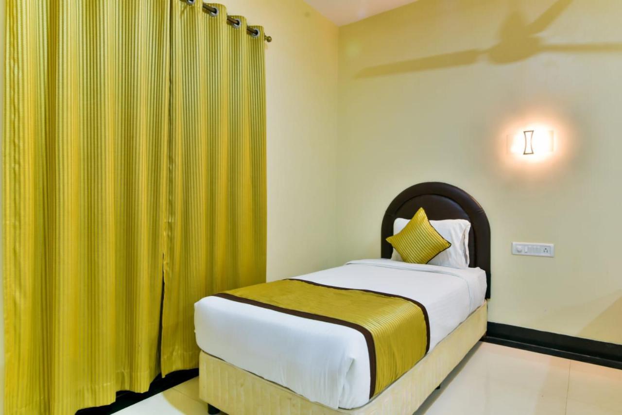 Baga Fantacia Beach Inn กาลังกูติ ภายนอก รูปภาพ