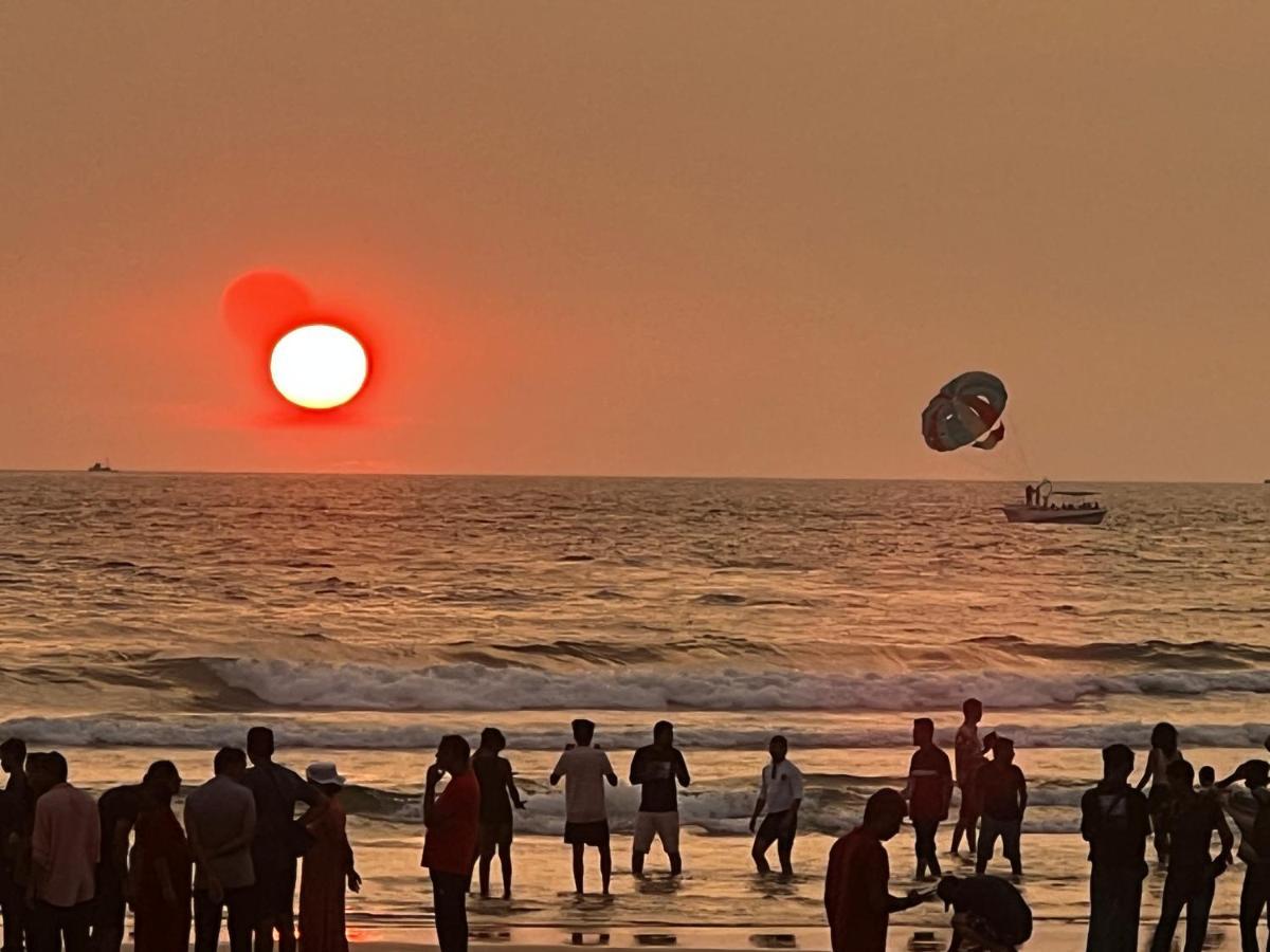 Baga Fantacia Beach Inn กาลังกูติ ภายนอก รูปภาพ