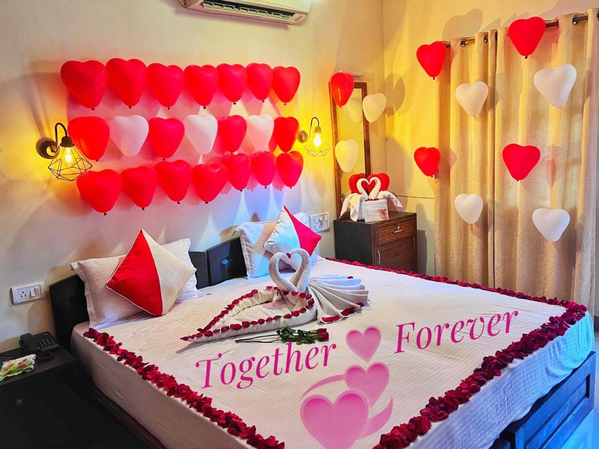 Baga Fantacia Beach Inn กาลังกูติ ภายนอก รูปภาพ